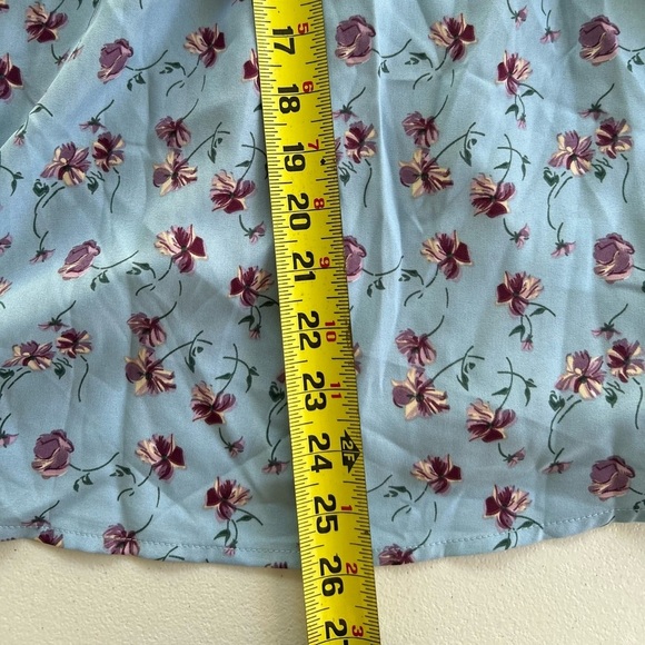 NWT!Blue floral, ruffle, V-neck tie, elastic waist, top size 12 or large - Picture 6 of 6